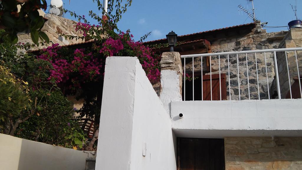 Blue Cottage Apsiou Esterno foto