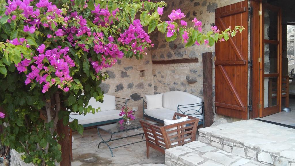 Blue Cottage Apsiou Esterno foto